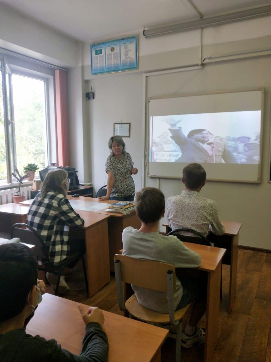 "Невада-Семей" антиядролық қозғалысының жетекшісі Олжас Сүлейменов