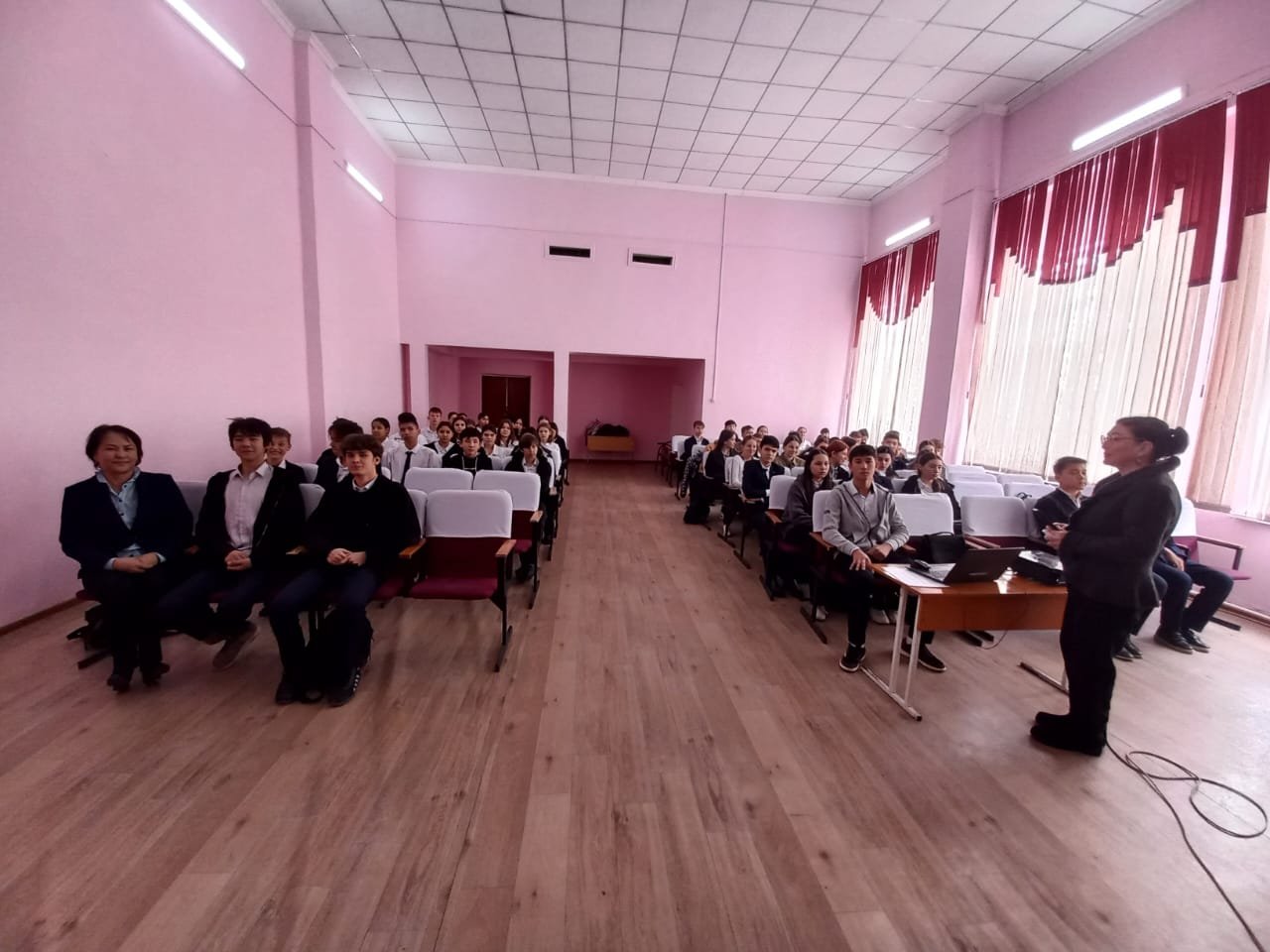 "Алматы қаласының еңбек ұтқырлығы орталығы" кәсіптік бағдар беру жұмысы