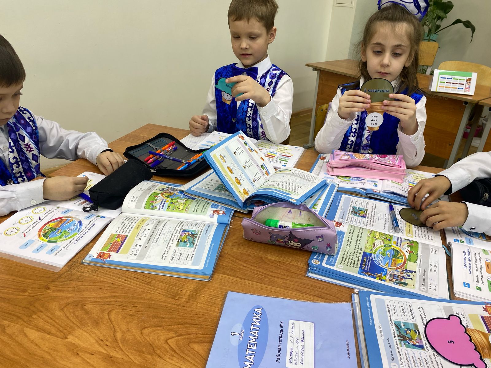 «Уақыт. Сағат. Минут." тақырыбы бойынша ашық сабақ:  Открытый урок на тему: “Время. Час. Минута.”