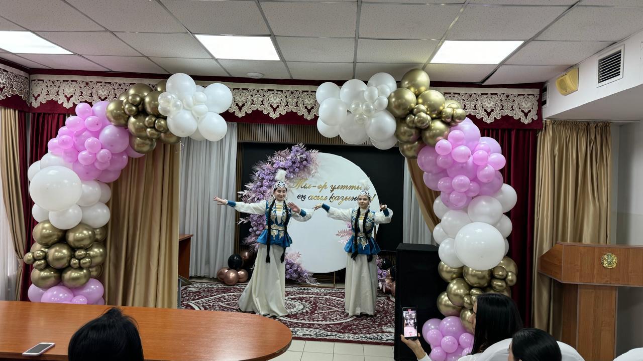 “ Тіл- әр ұлттың асыл қазынасы!” тақырыбында қазақ тілі мен әдебиеті  бірлестігі онкүндігінің салтанатты ашылуы өтті.