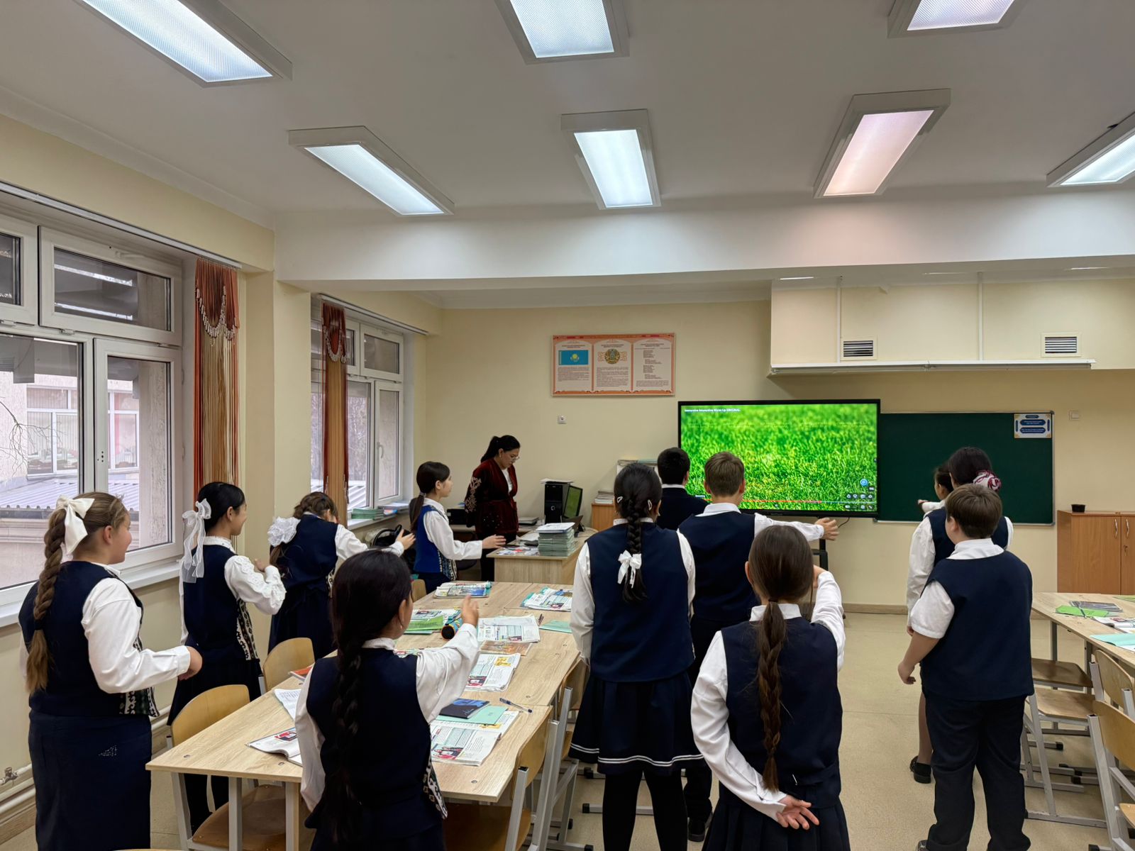 Ертегі: 5-сыныпқа арналған Габриэль Сюзанна Барбоның «Сұлу мен құбыжық». ағылшын тілі мұғалімі; Темірақын З.Ж.