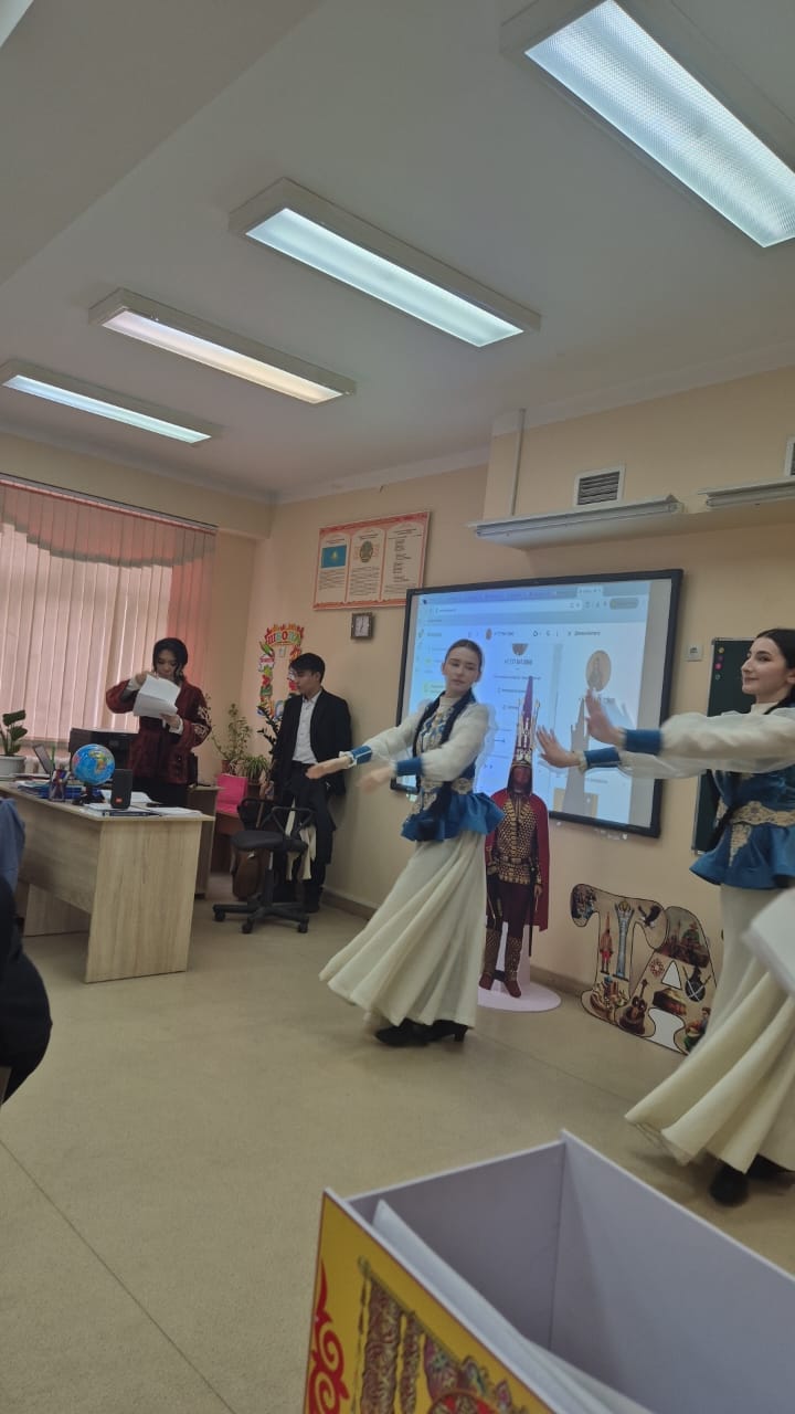 Викторина: «Біз өз халқымыздың тарихын білеміз» 10-11 сыныптар. Тарих пәнінің мұғалімдері: А.С. Динамалиева, Ф.А.Орымбай.